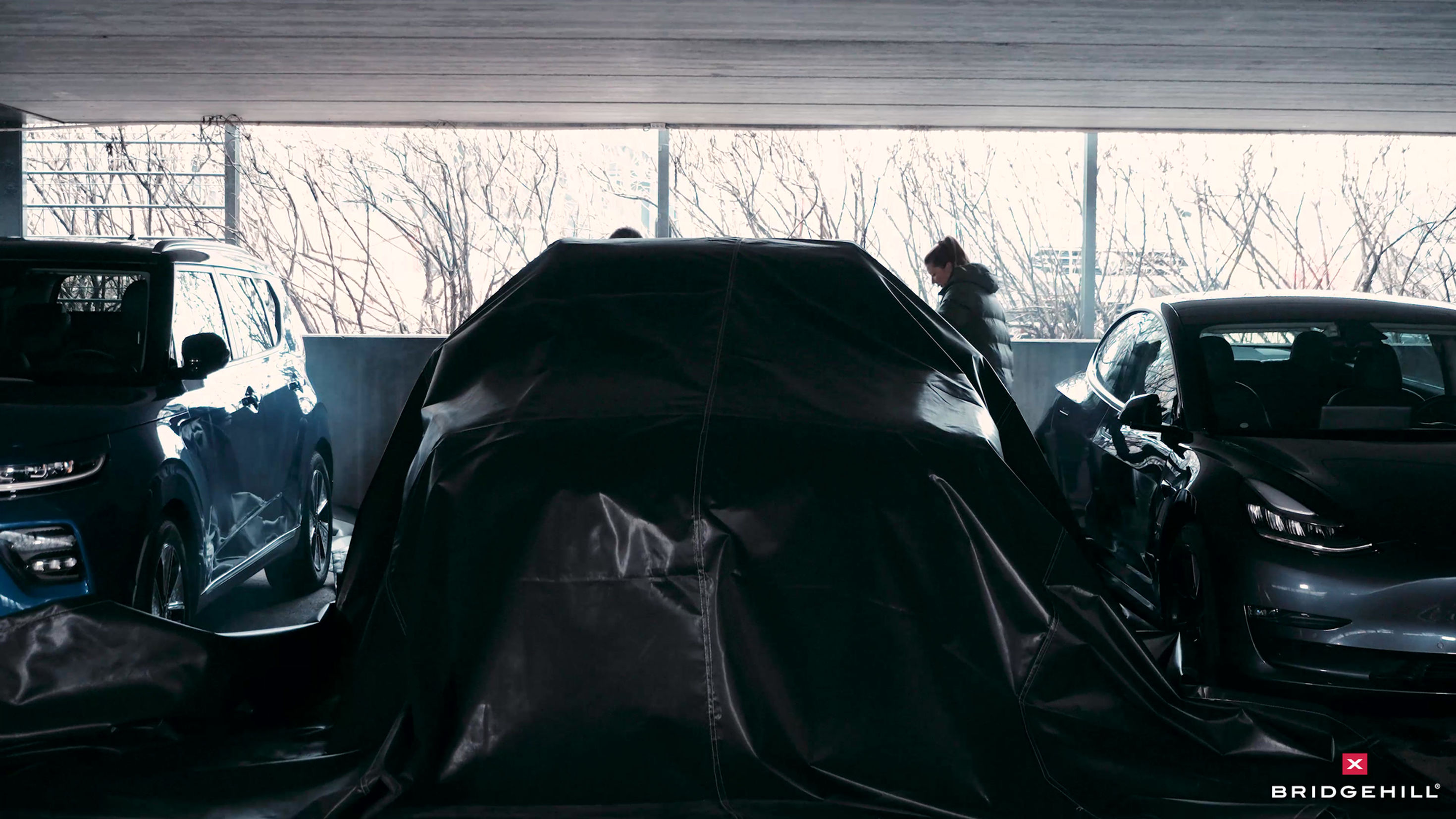 Se hur du enkelt agerar vid fordonsbrand med hjälp av Bridgehill brandfilt